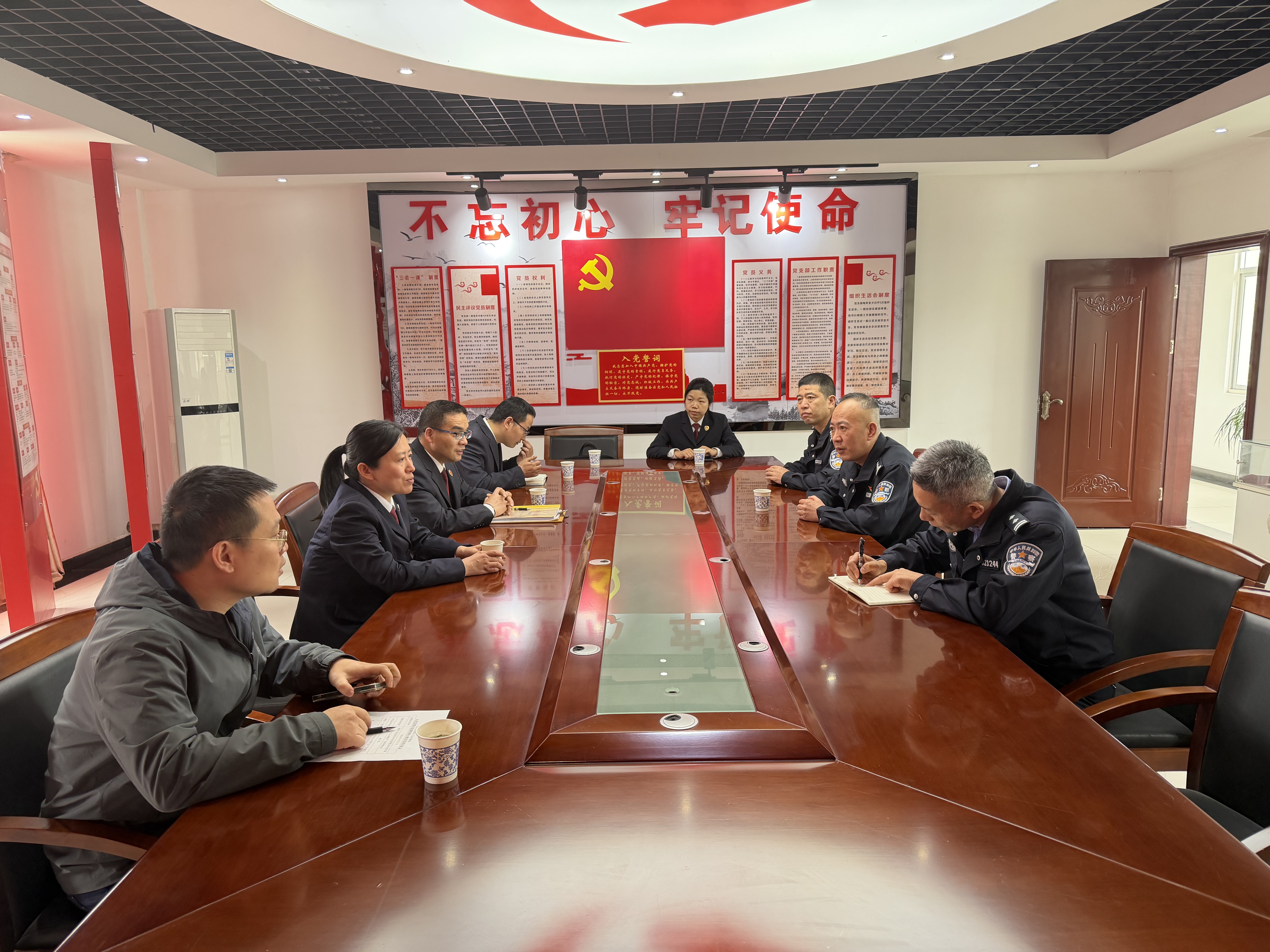 ��ɣ��������Ժ��չ��4.16��˫ά��ר��